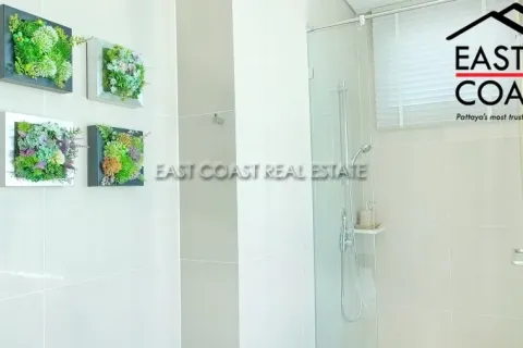 Condominio de 2 dormitorios en Jomtien Beach, Pattaya, Tailandia № 213226 - foto 20