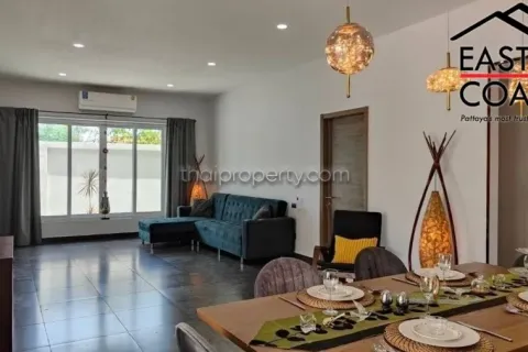 Casa de 3 dormitorios en Pattaya, Tailandia № 213221 - foto 2