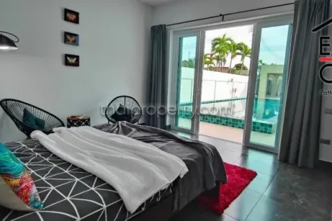 Casa de 3 dormitorios en Pattaya, Tailandia № 213221 - foto 11