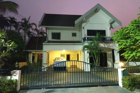 House in Khon Kaen, Thailand 3 bedrooms № 141812 - photo 1