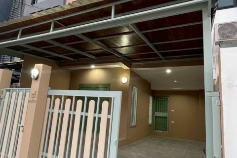 Townhouse in Phuket, Thailand 3 bedrooms № 140141 - photo 2