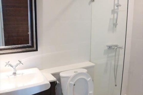 Кондоминиум с 2 спальнями в Кхлонг Сане, Бангкок, Таиланд № 136763 - фото 10