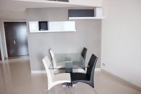 Кондоминиум с 2 спальнями в Кхлонг Сане, Бангкок, Таиланд № 136763 - фото 2