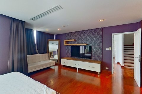 Duplex in Watthana, Bangkok, Thailand 3 bedrooms № 149536 - photo 14