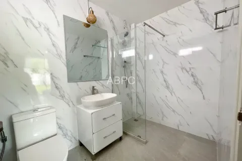 Casa de 5 dormitorios en Pattaya, Tailandia № 210987 - foto 5
