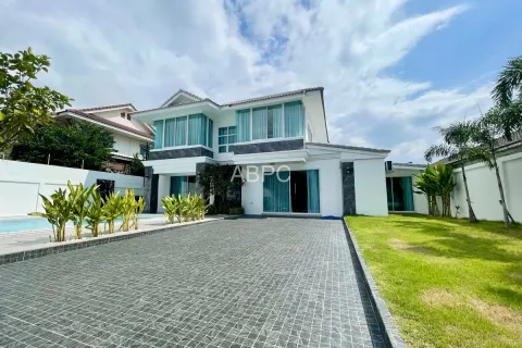 Casa de 5 dormitorios en Pattaya, Tailandia № 210987 - foto 8