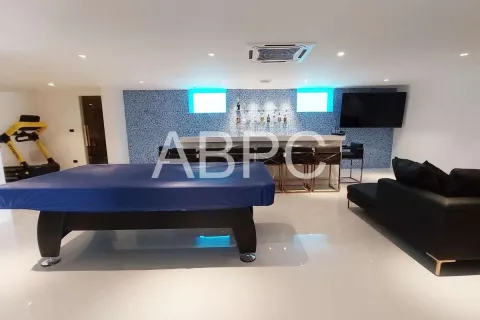Casa de 4 dormitorios en Pattaya, Tailandia № 210990 - foto 7