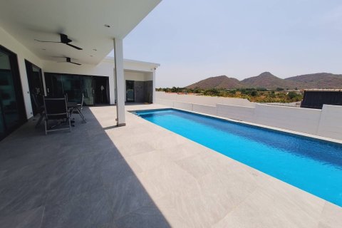 Villa in Hua Hin, Thailand 2 bedrooms № 148264 - photo 5