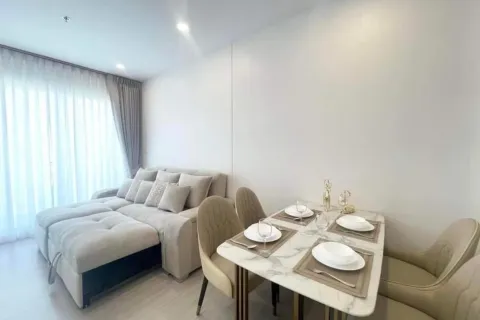 Студия в кондо в Банг Раке, Бангкок, Таиланд № 158627 - фото 2