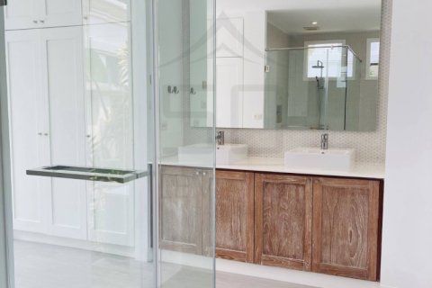 House in Bang Tao, Thailand 5 bedrooms № 3852 - photo 23