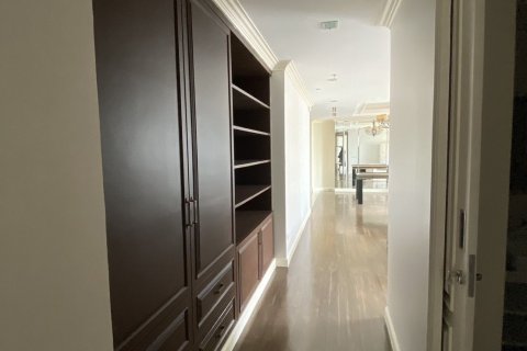 Кондоминиум с 2 спальнями в Клонг Тоэй, Бангкок, Таиланд № 137393 - фото 2