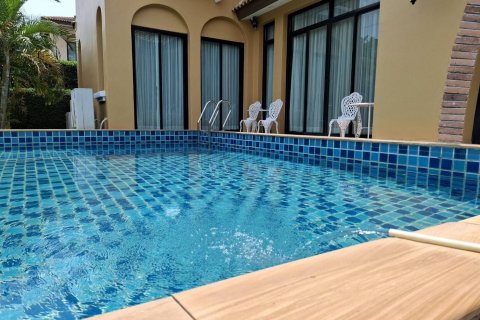 Villa à Pattaya, Thaïlande 3 chambres № 140095 - photo 12