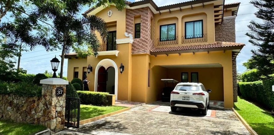 Villa à Pattaya, Thaïlande 3 chambres № 140095