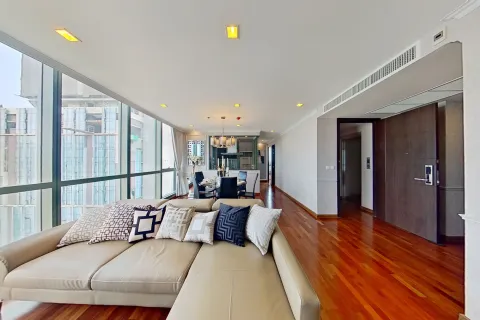 Condo in Ratchathewi, Bangkok, Thailand, 3 bedrooms  № 169354