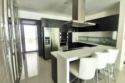 Villa à Pattaya, Thaïlande 6 chambres № 169352 - photo 12