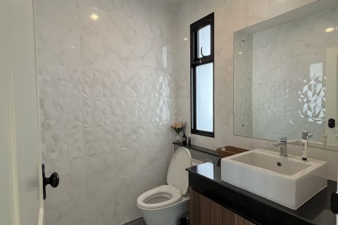 Maison à Prawet, Bangkok, Thaïlande 4 chambres № 144942 - photo 11