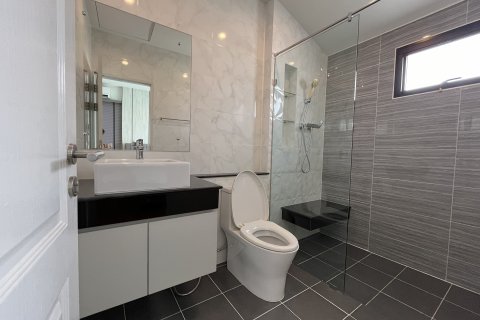 Maison à Prawet, Bangkok, Thaïlande 4 chambres № 144942 - photo 19