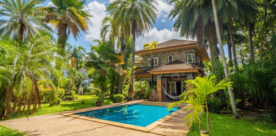 House in Phuket, Thailand 4 bedrooms № 148323