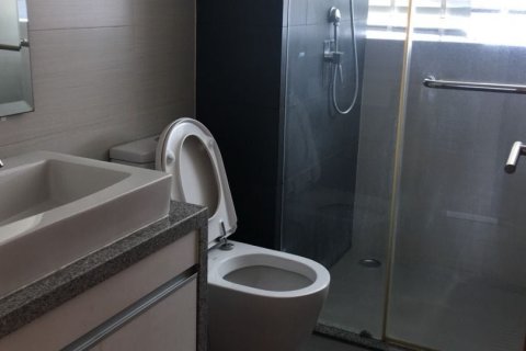 Condo in Khlong Toei, Bangkok, Thailand, 2 bedrooms  № 148324 - photo 9