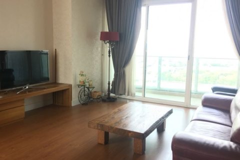 Condo in Khlong Toei, Bangkok, Thailand, 2 bedrooms  № 148324 - photo 1