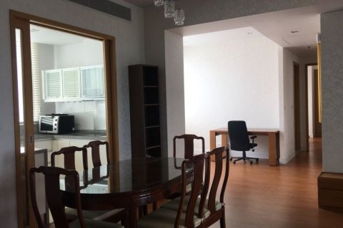 Condo in Khlong Toei, Bangkok, Thailand, 2 bedrooms  № 148324 - photo 2