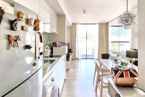 Condo in Bangkok, Thailand, 1 bedroom  № 119246 - photo 1