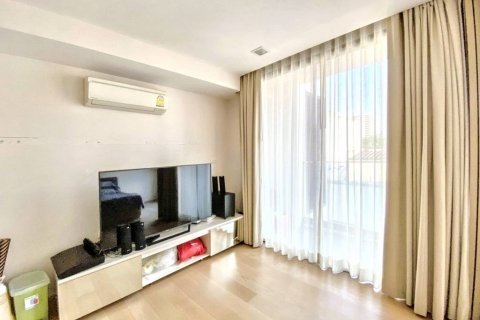 Condo in Bangkok, Thailand, 1 bedroom  № 119246 - photo 2