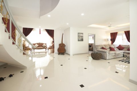 Дом в Паттайе, Таиланд с 9 спальнями  № 167868 - фото 21