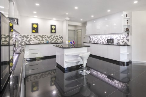 Дом в Паттайе, Таиланд с 9 спальнями  № 167868 - фото 18