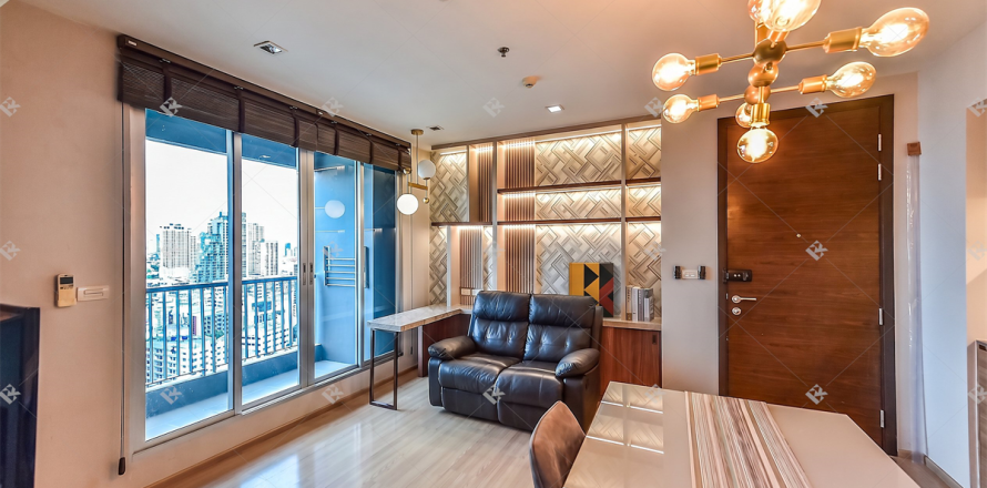 Condo in Bangkok, Thailand, 2 bedrooms  № 185331