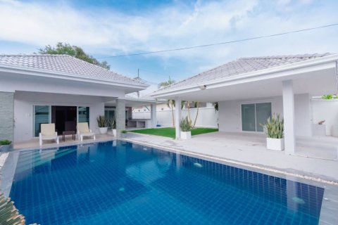 Villa in Hua Hin, Thailand 3 bedrooms № 158912 - photo 2