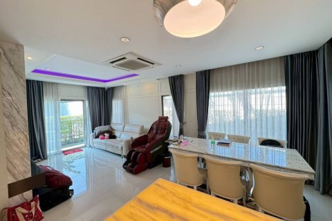 House in Suan Luang, Bangkok, Thailand 3 bedrooms № 158911 - photo 5