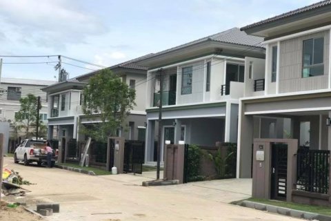 House in Suan Luang, Bangkok, Thailand 3 bedrooms № 158911 - photo 2