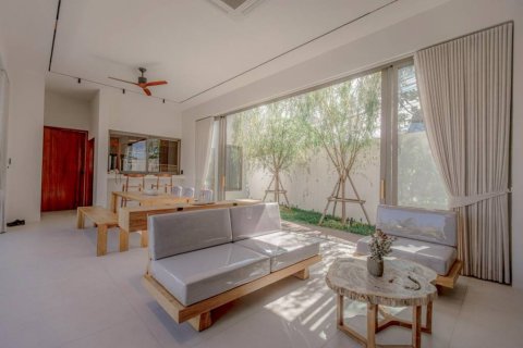 Villa in Pattaya, Thailand 4 bedrooms № 158913 - photo 2