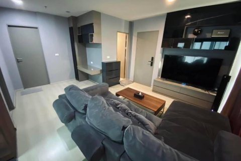 Кондоминиум с 2 спальнями в Дин Даенге, Бангкок, Таиланд № 158914 - фото 4