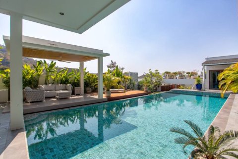 Villa in Hua Hin, Thailand 4 bedrooms № 158916 - photo 6