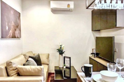 Condo in Bangkok, Thailand, 1 bedroom  № 119288 - photo 1