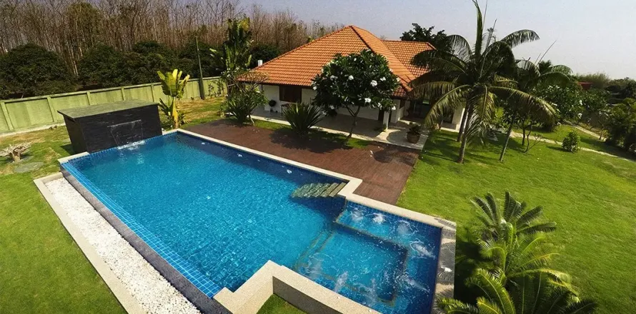 Вилла в Ханг Донге, Таиланд с 10 спальнями № 167576