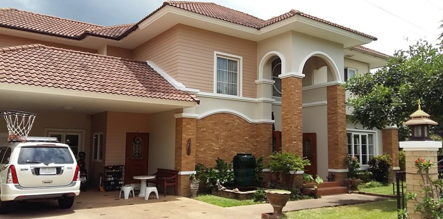 Дом в Ханг Донге, Таиланд с 4 спальнями  № 167574