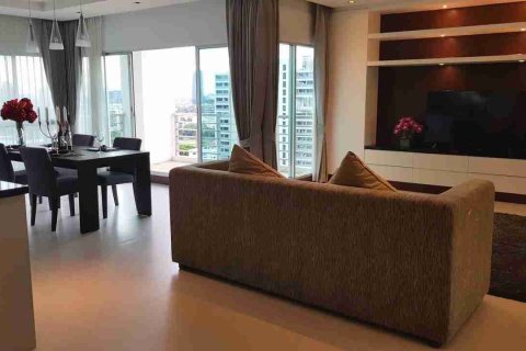 Condo in Bangkok, Thailand, 3 bedrooms № 184092 - photo 6