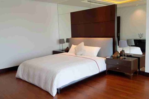 Condo in Bangkok, Thailand, 3 bedrooms № 184092 - photo 4
