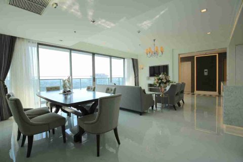 Condo in Thonburi, Bangkok, Thailand, 3 bedrooms № 184094 - photo 10