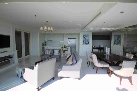 Condo in Thonburi, Bangkok, Thailand, 3 bedrooms № 184094 - photo 7