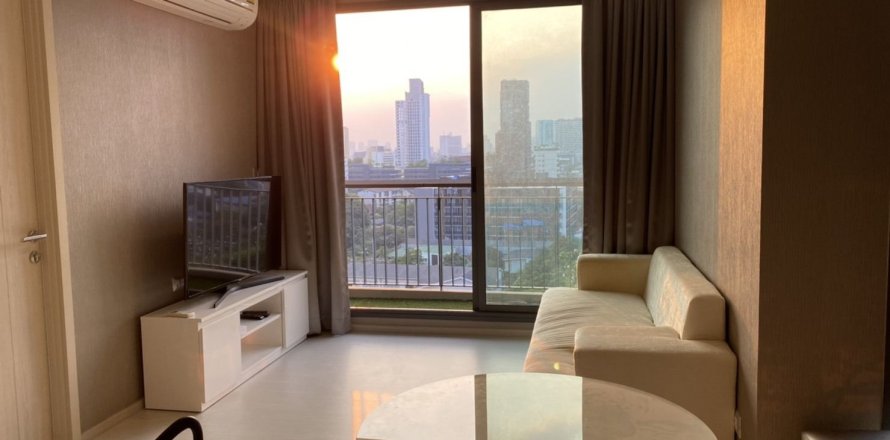 Studio in the Condo in Khlong Toei, Bangkok, Thailand  № 164516