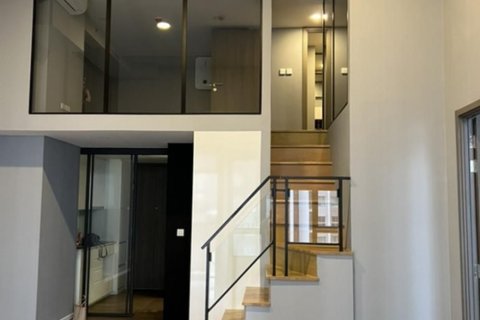 Condo à Huai Khwang, Bangkok, Thaïlande, 3 chambres № 164519 - photo 2