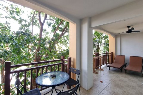 Condo à Phuket, Thaïlande, 3 chambres № 164513 - photo 24