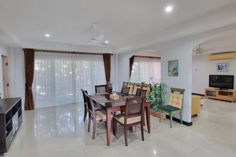 Condo à Phuket, Thaïlande, 3 chambres  № 164513