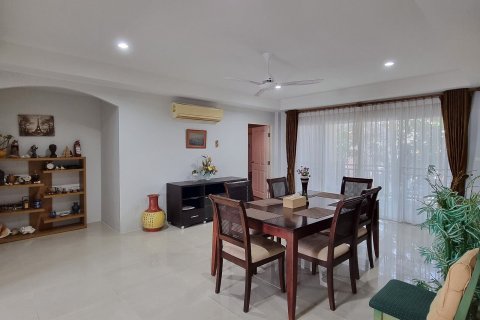 Condo à Phuket, Thaïlande, 3 chambres № 164513 - photo 2