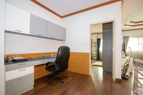 House in Chiang Mai, Thailand 3 bedrooms № 167144 - photo 12