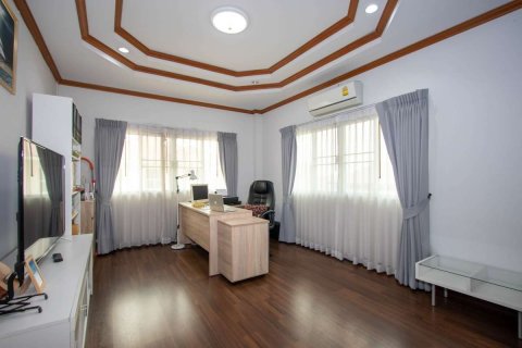 House in Chiang Mai, Thailand 3 bedrooms № 167144 - photo 19